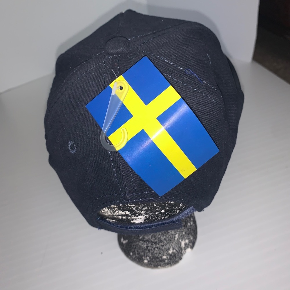 Hat - Picture 3 of 7